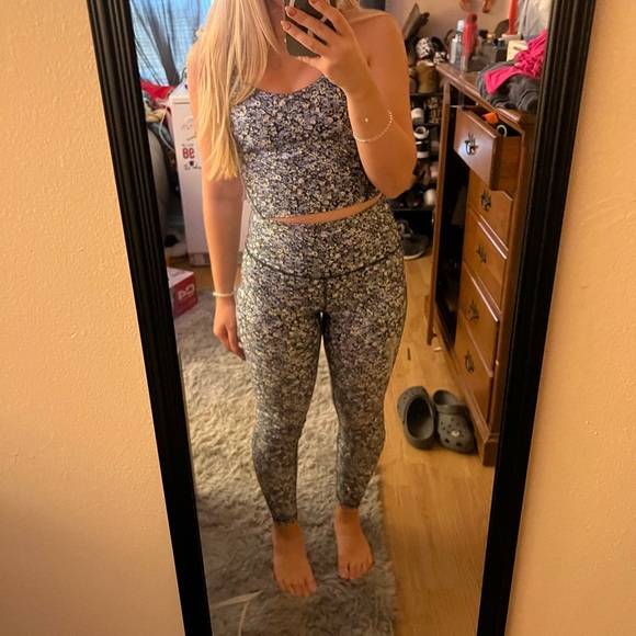 Gilly hicks workout set - Picture 2 of 11